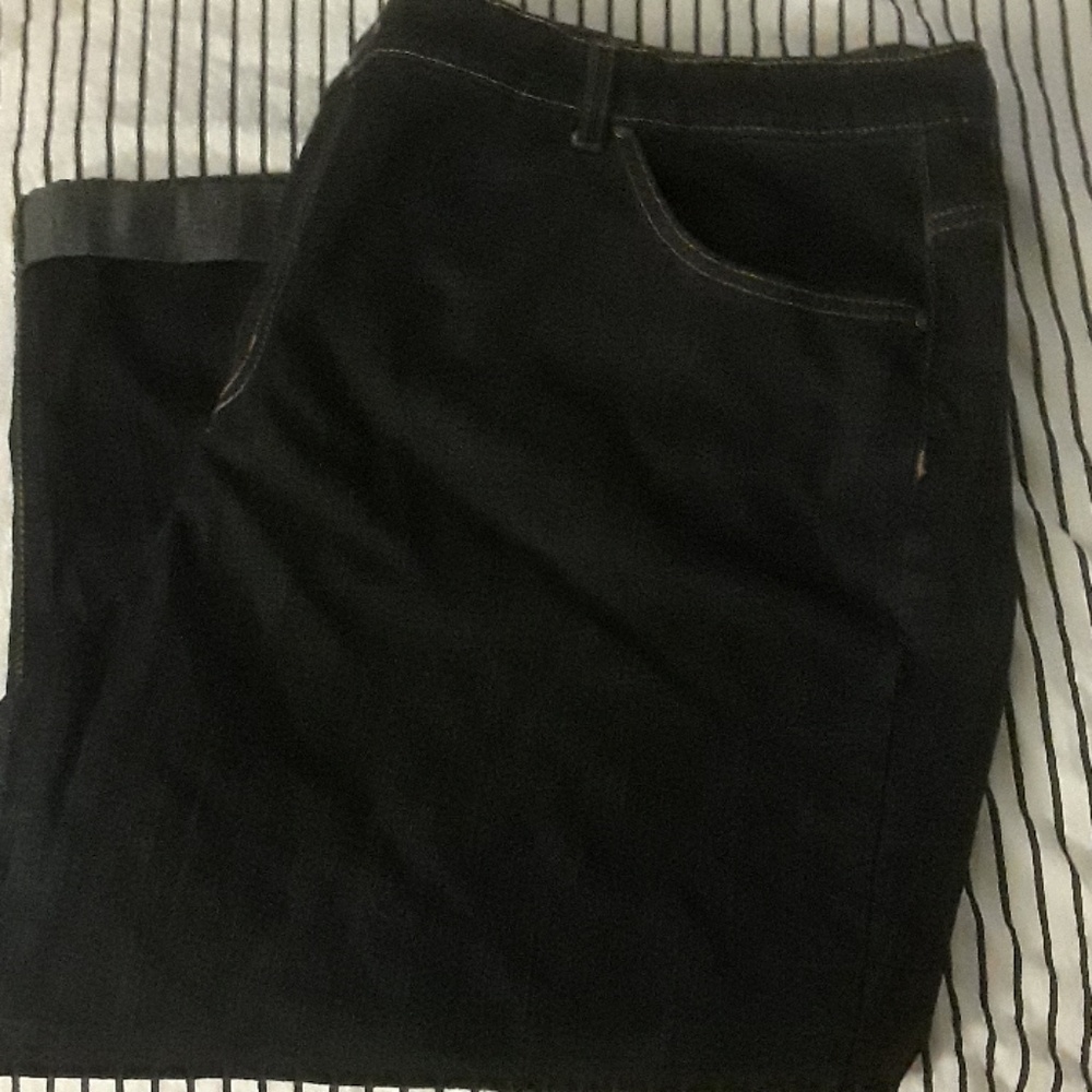 Women's denim capris
